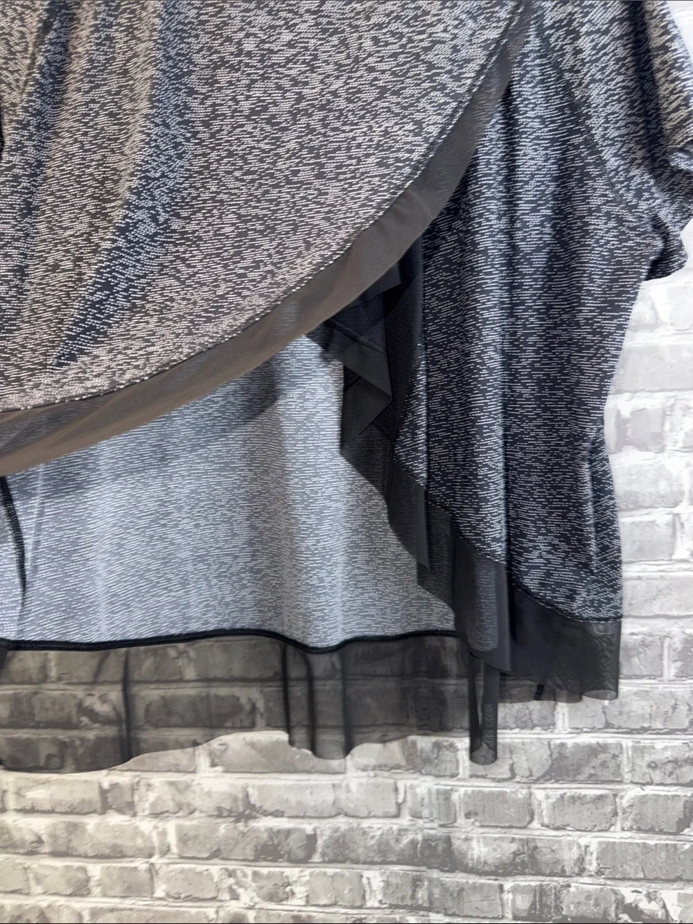 Women's Lululemon Black Heather Short Sleeve Top with Sheer Hem